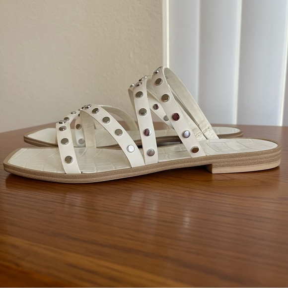 Dolce Vita Ibbie Ivory Studded Flat Sandals Size 7.5 - Picture 3 of 13